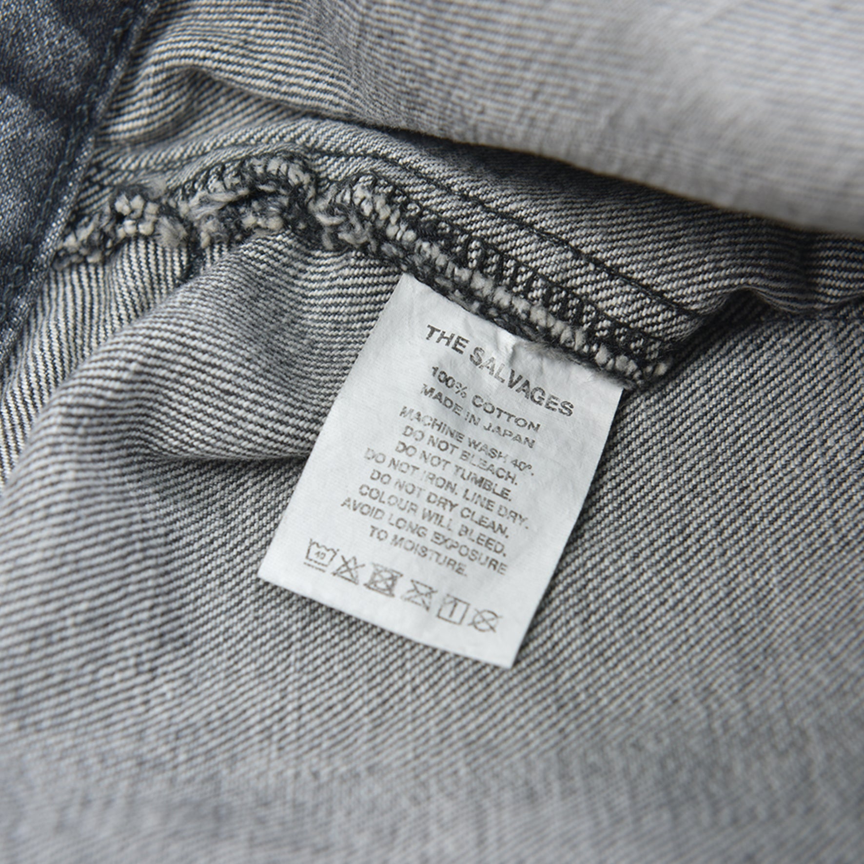 'BIZARRE' CROPPED DENIM IN BLACK